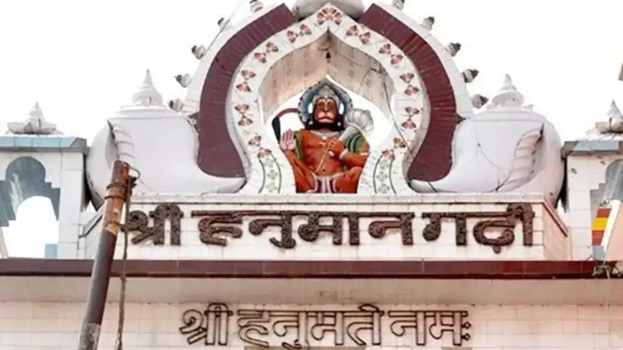 हनुमानगढ़ी मंदिर में विवाद: उज्जैनिया पट्टी ने सागरीय पट्टी से खानपान खत्म कर तोड़े रिश्ते