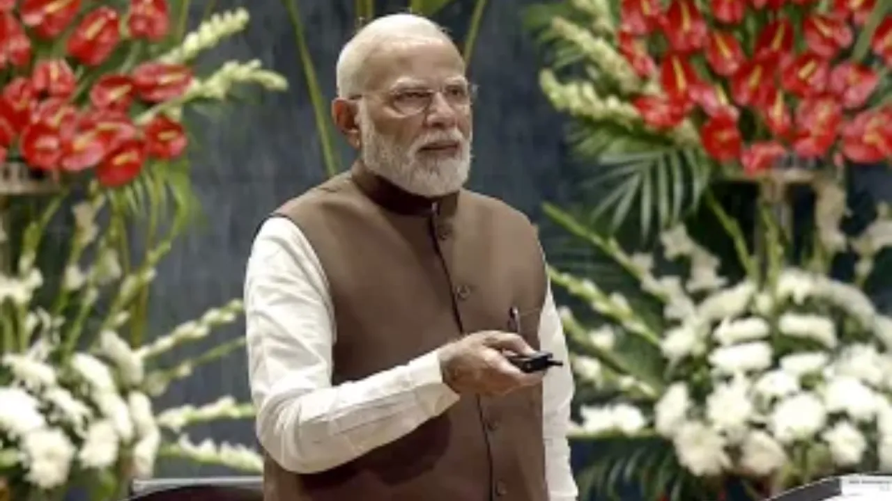 प्रधानमंत्री मोदी ने किसानों को दी 35,440 करोड़ रुपये की सौगात, दो बड़ी कृषि योजनाओं का किया शुभारंभ 