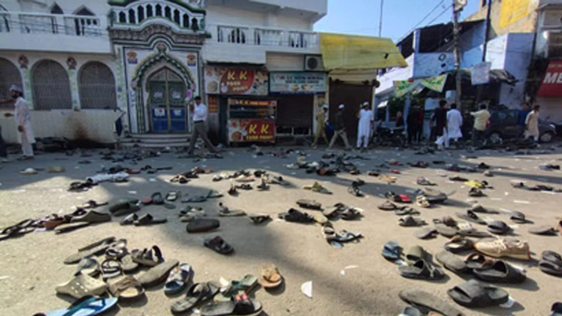 Bareilly:  जिले में फिर 48 घंटे के लिए इंटरनेट और एसएमएस सेवाएं निलंबित