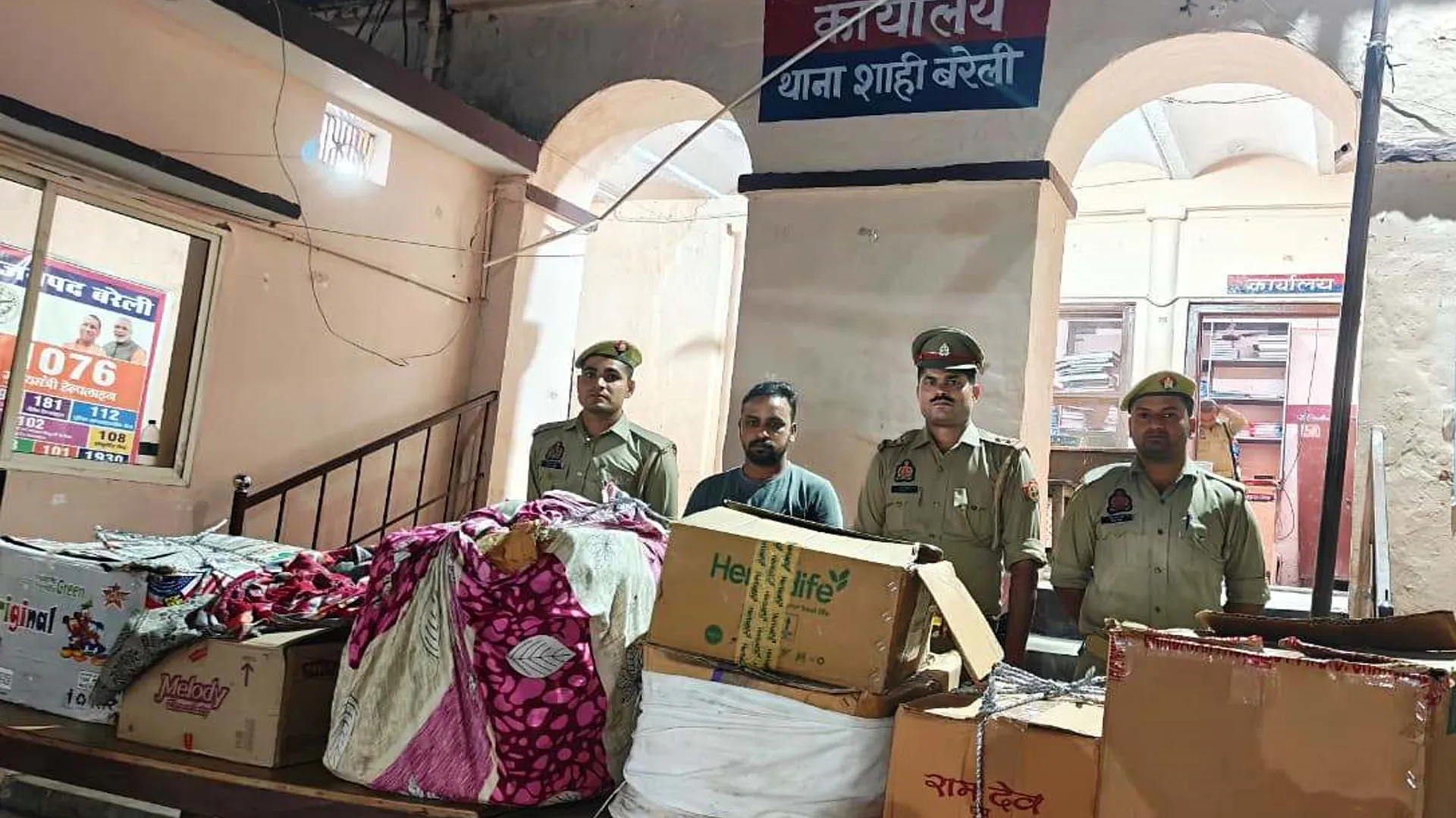 दिवाली से पहले जागे : अवैध रूप से भंडारित ढाई कुंतल पटाखों के साथ तीन गिरफ्तार