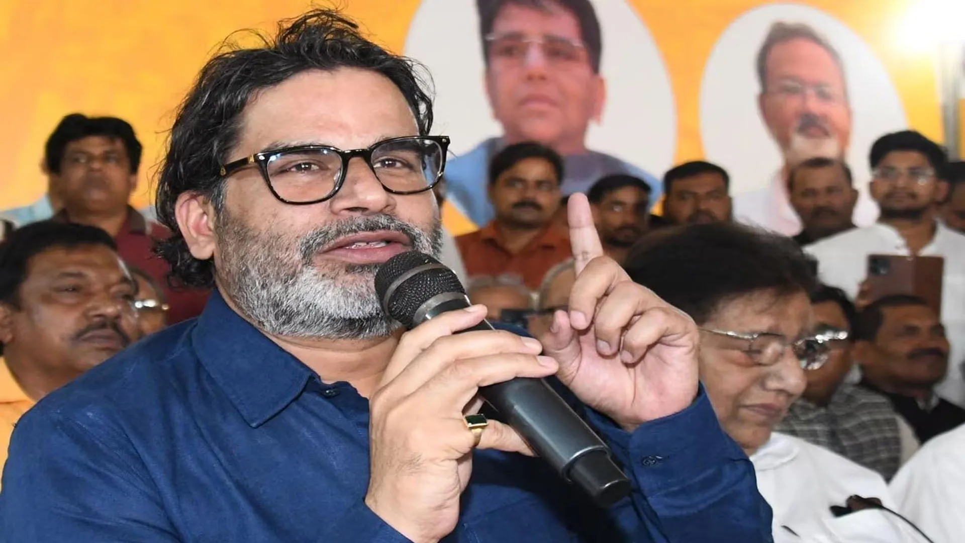 बिहार चुनाव : प्रशांत किशोर बोले-जनसुराज के प्रत्याशियों को धमका रही भाजपा, दबाव में तीन ने नामांकन वापस लिया