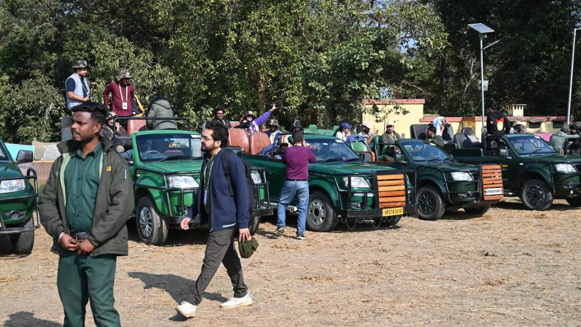 पीलीभीत : अब जंगल घूमने के शौकीन सैलानी घर बैठे बुक करा सकेंगे सफारी वाहन