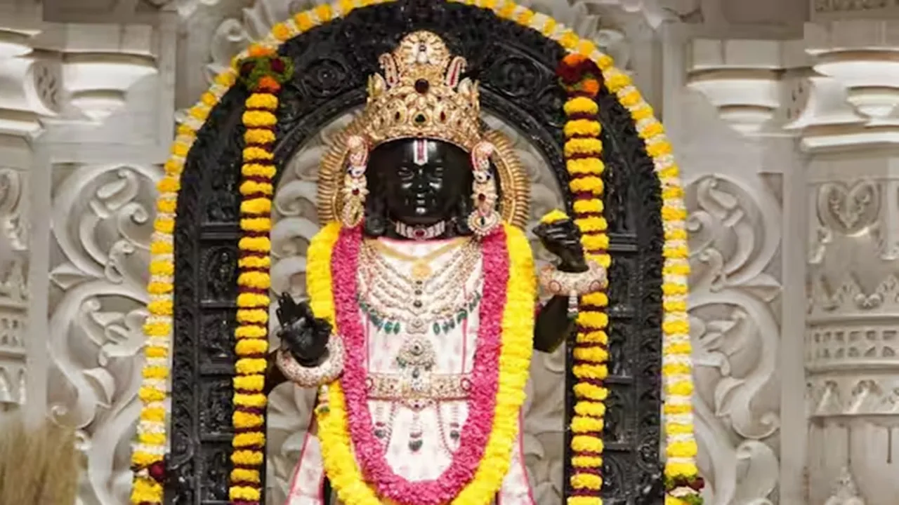 राममंदिर में ध्वजारोहण का शुभ मुहूर्त मात्र आधे घंटे, अयोध्या में 3 घंटे रहेंगे PM मोदी