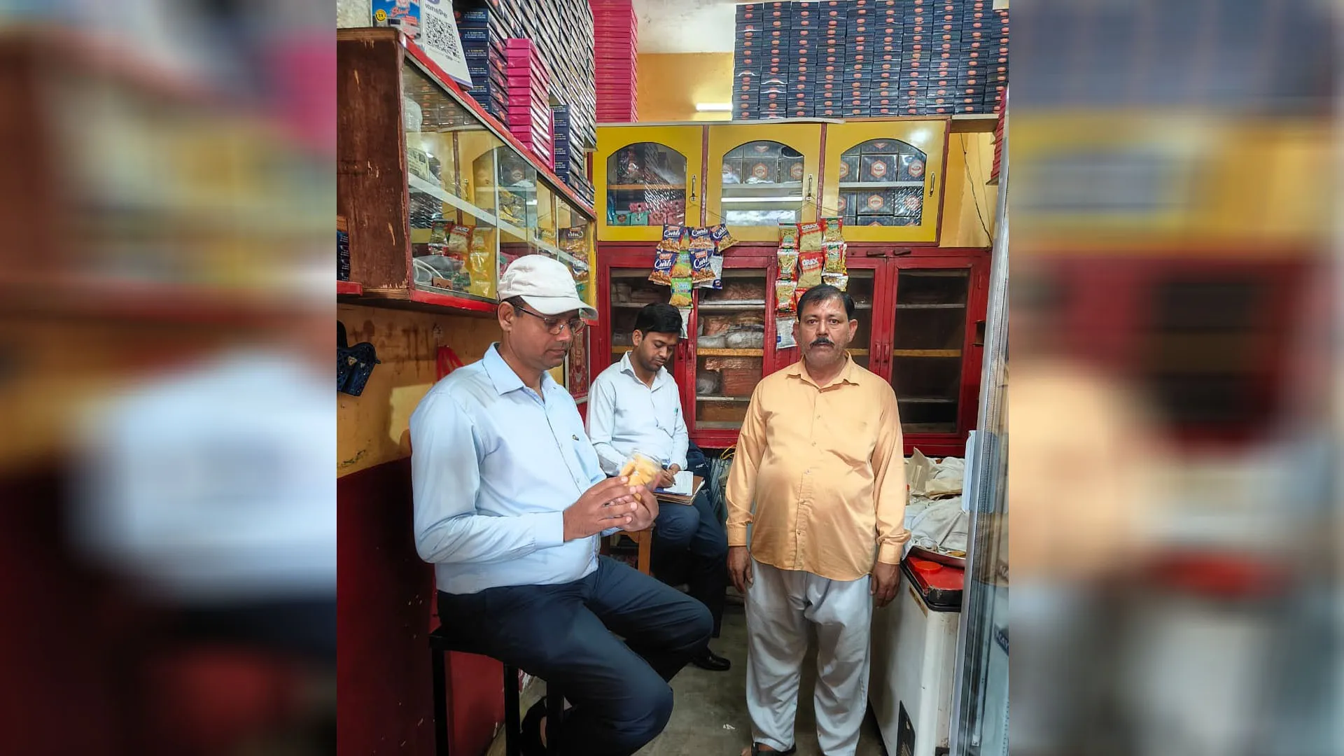 त्योहारी सीजन में मिलावटखोरी पर नकेल : 57 किलो मिठाई नष्ट करवाई, खाद्य पदार्थों के 16 नमूने लिए