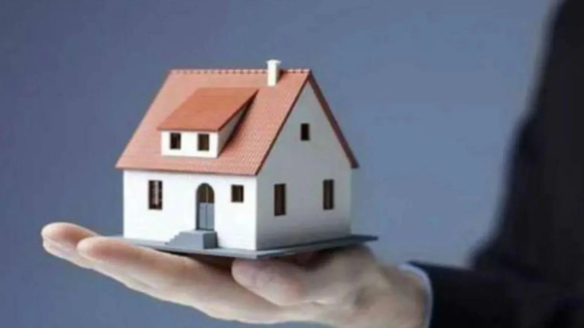Bareilly : कोर्ट से शत्रु संपत्ति पर करा लिया स्थगन आदेश...पता चला तो अफसर हुए सक्रिय
