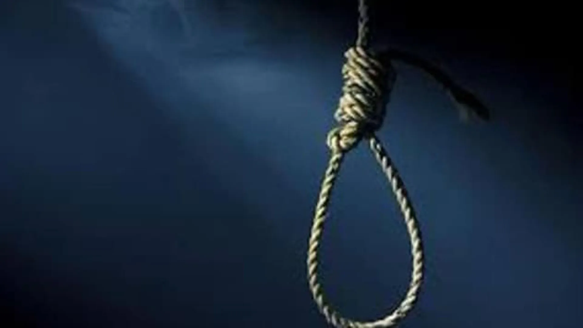 पीलीभीत: खेती-मकान बेच मायके में रहने का पत्नी बनाती थी दबाव, युवक ने फांसी लगाकर दी जान, चार पर FIR 
