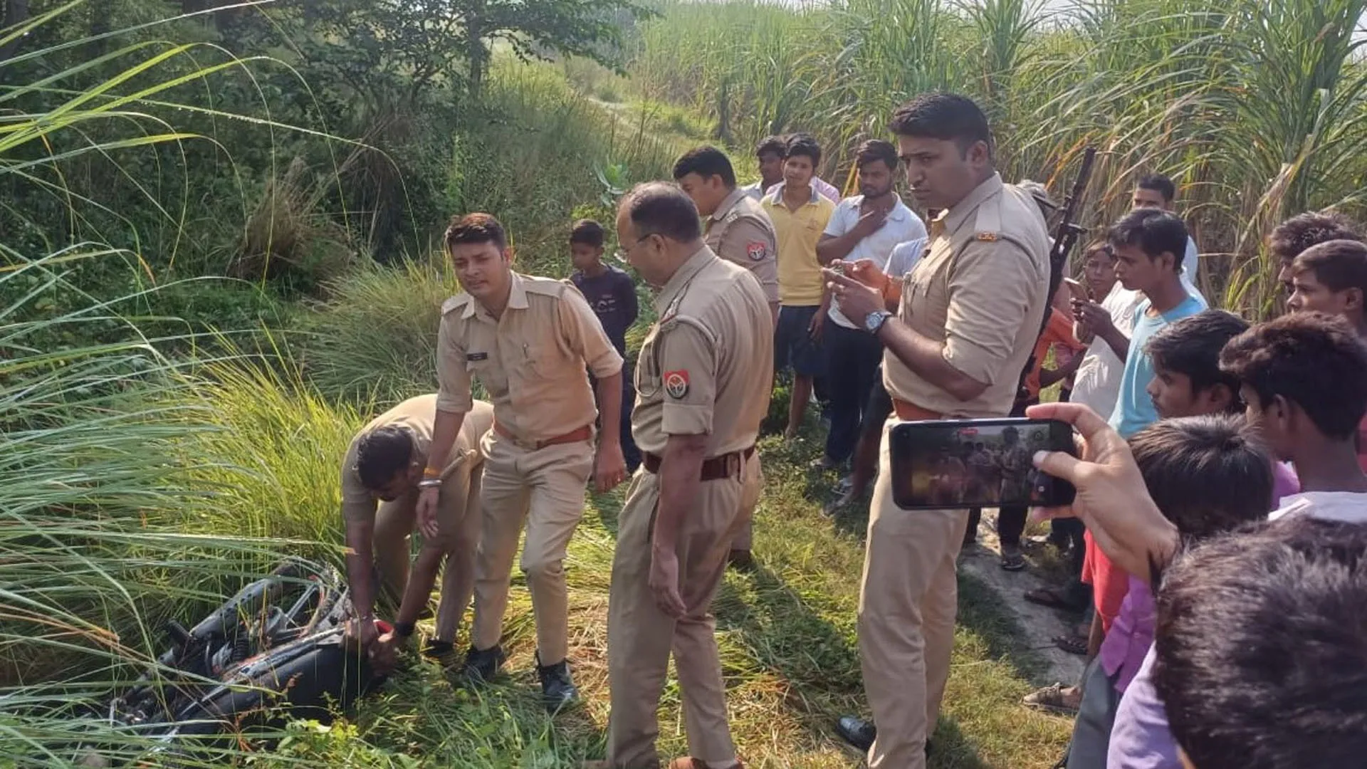 लखीमपुर खीरी: बाइक समेत खाई में मिला युवक का शव, ससुराल जाते वक्त फिसलने से हादसे की आशंका