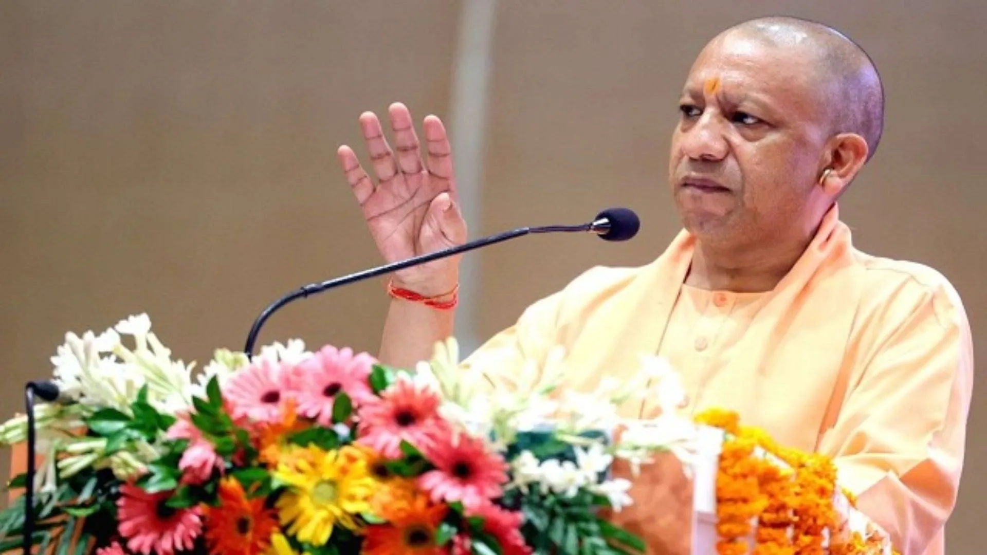 CM योगी ने किया स्वदेशी मेले का शुभारंभ... स्थानीय उत्पादों, शिल्पकारों को मिलेगा मंच