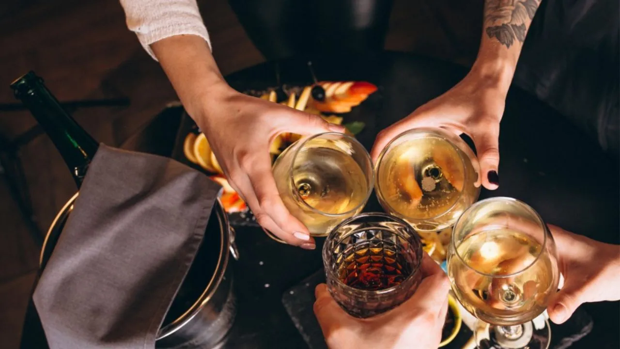 त्योहारों पर Alcoholic Beverage की बिक्री बढ़ने से मुनाफे में इंडस्ट्री, 20 % वृद्धि की उम्मीद 