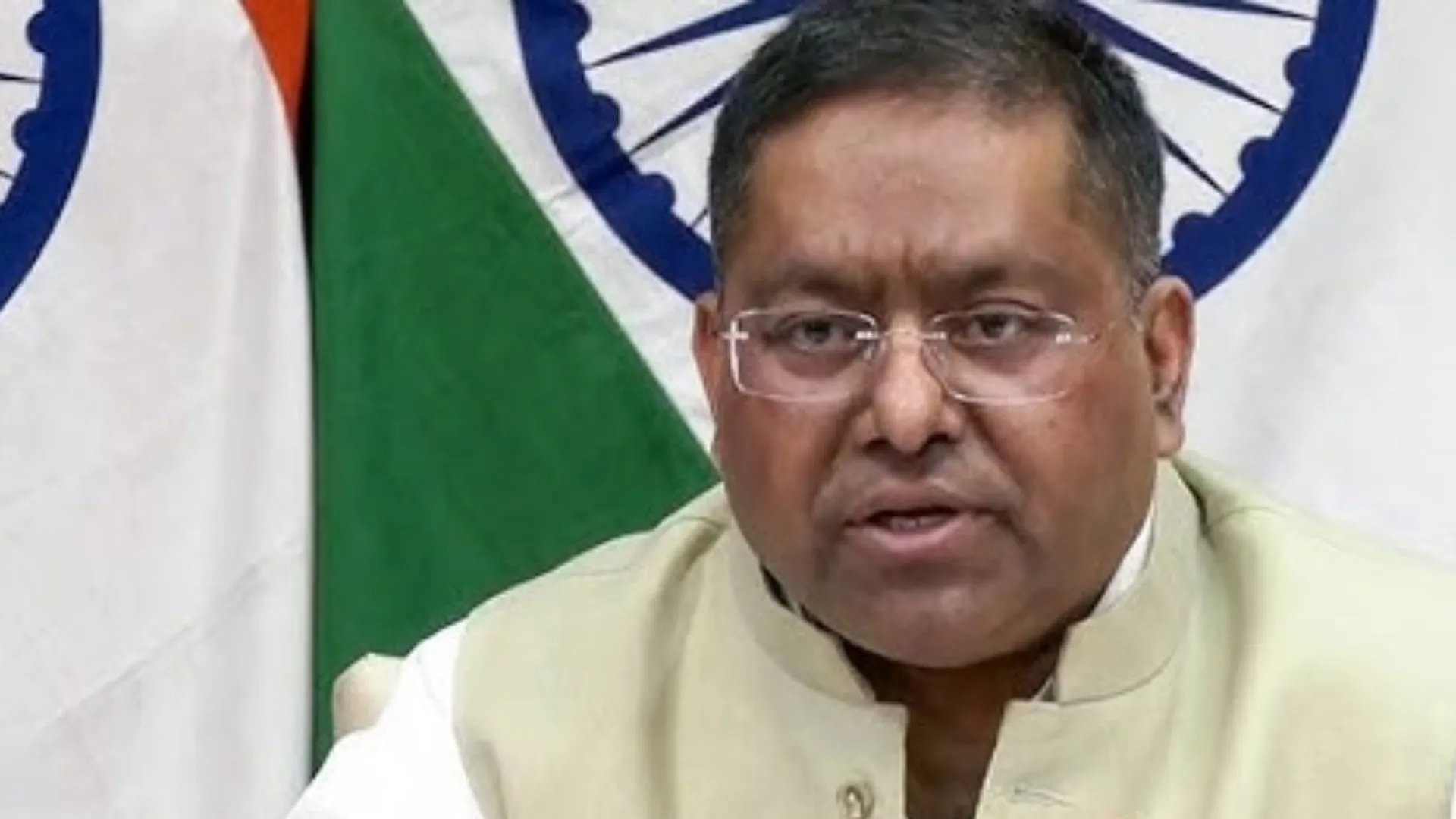 'सबसे पहले राष्ट्रहित'... रूस से तेल खरीद पर ट्रंप के दावे पर MEA का जवाब, जरुरत के अनुरूप होगा आयात