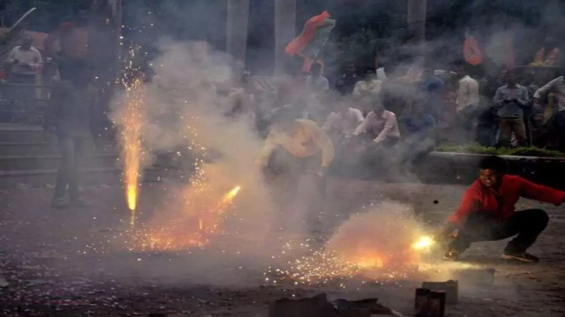 मुजफ्फरनगर में दिवाली पर पटाखे फोड़ने को लेकर दो समुदायों के बीच झड़प:  8 लोग गिरफ्तार, मामला दर्ज