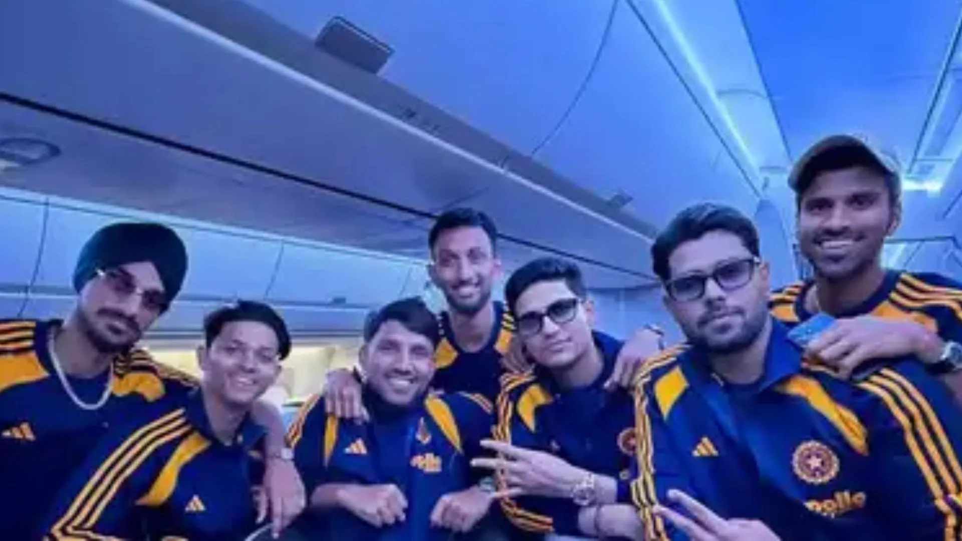 IND vs AUS:  वनडे सीरीज के लिए पर्थ पहुंची टीम इंडिया, ऑस्ट्रेलिया के खिलाफ 19 अक्टूबर से खेले जाएंगे मैच