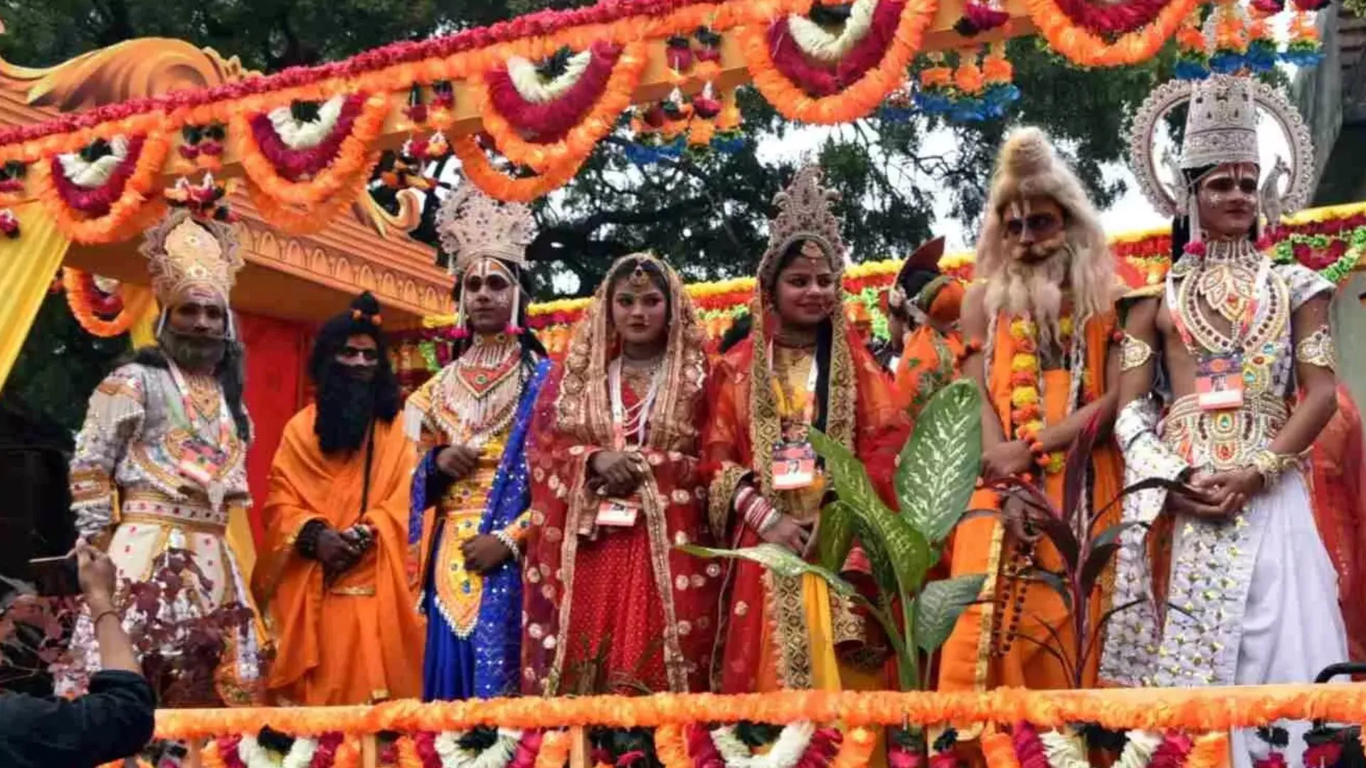  अयोध्या में झाकियों से शुरू होगा काफिला...सीएम आगमन से दीपोत्सव तक जानिए कार्यक्रम का पूरा शेडूल 