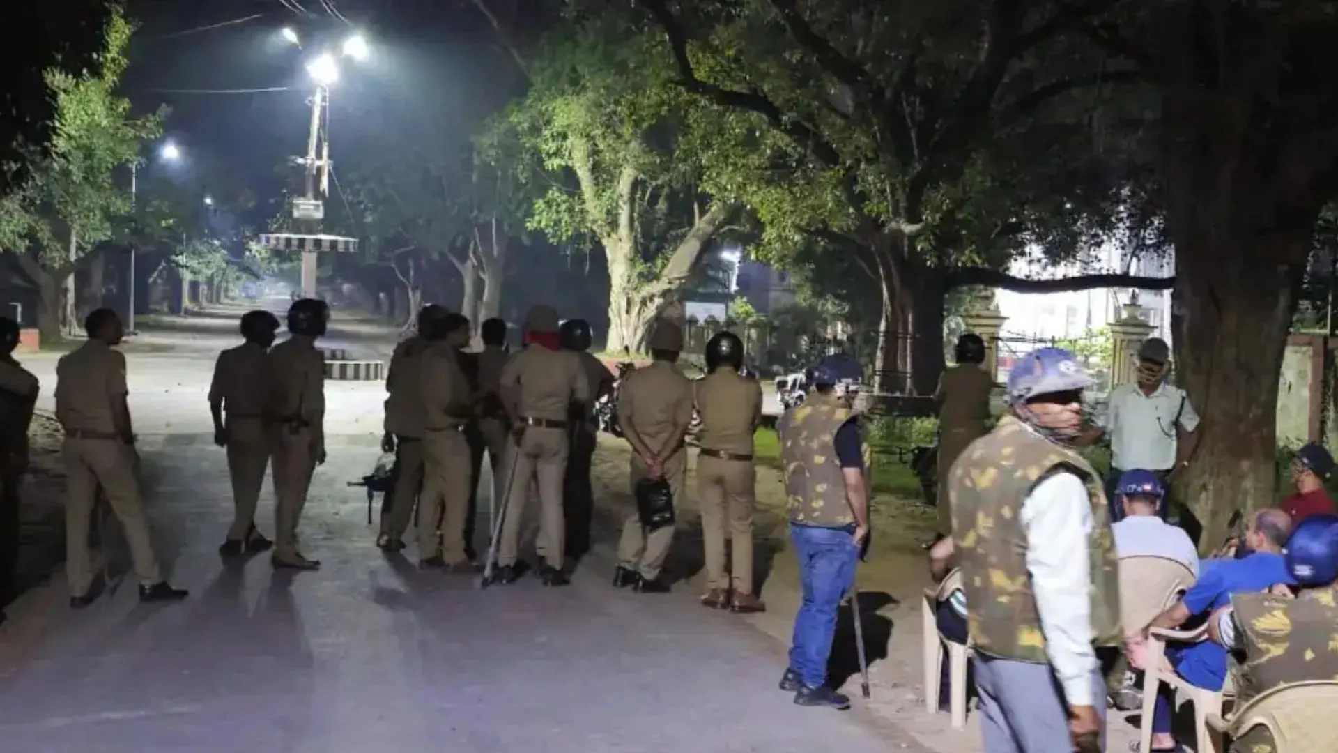 BHU में आपस में भिड़ गए छात्र और सुरक्षाकर्मी, देर रात विवाद के बाद पुलिस ने कराया शांत