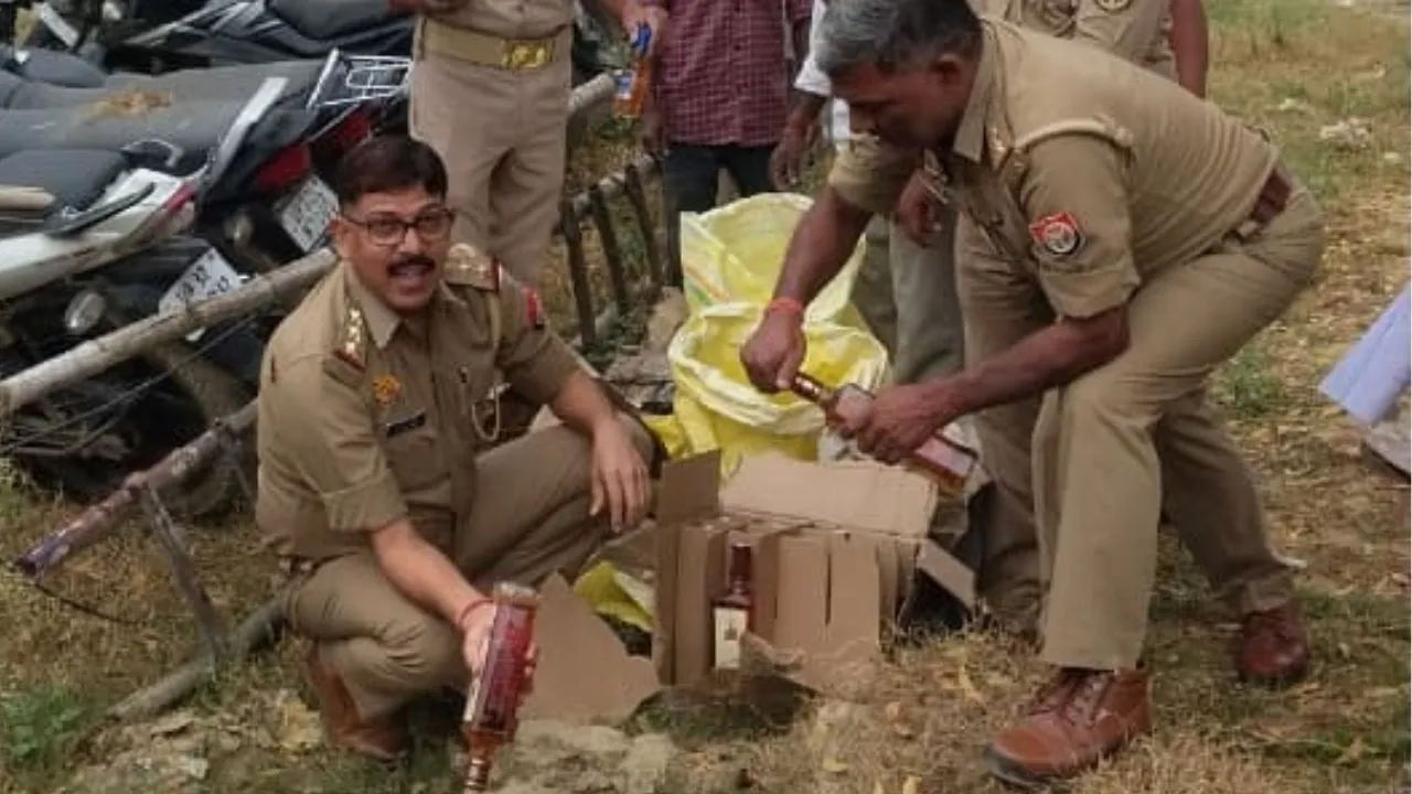 गोसाईंगंज में 1540 लीटर अवैध शराब कराई गयी नष्ट, 98 मामलों से संबंधित आबकारी मामलों में निस्तारण