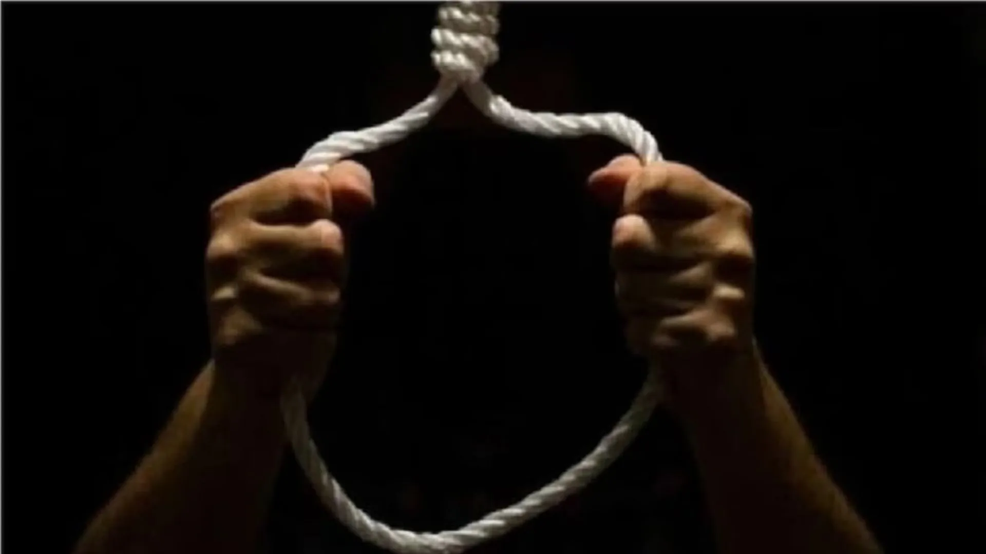 करवाचौथ पर कोहराम:  पत्नी से अनबन, पति ने लगाई फांसी...परिजनों में मचा कोहराम, पुलिस ने की जांच   