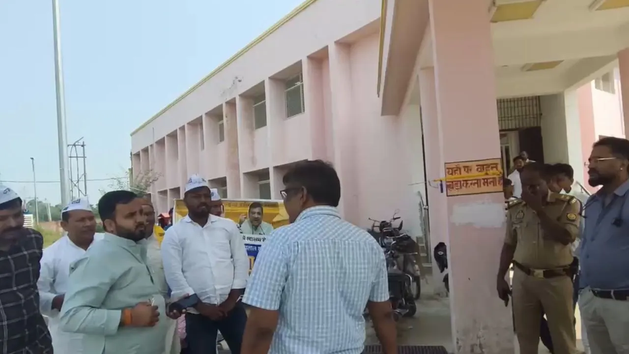 सुलतानपुर CMS के बिगड़े बोल, कहा- 'अर्थी निकालनी है तो सरकार और योगी की निकालो'