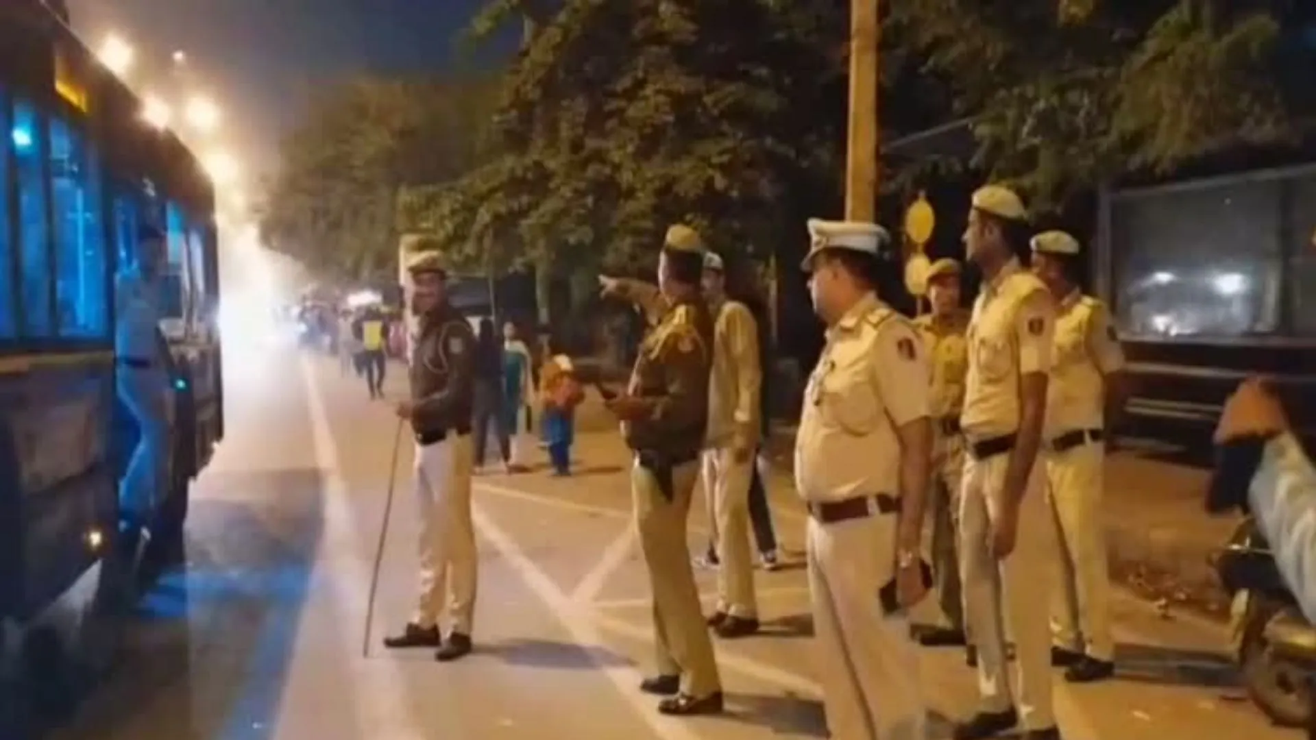 चोरी, जुआ, अवैध शराब, फरार गिरफ्तार... दिवाली से पहले दिल्ली पुलिस का एक्शन, बड़े स्तर पर जारी अभियान  