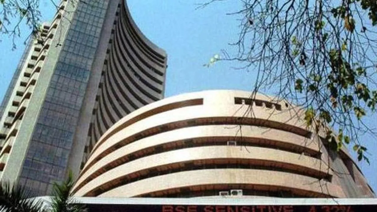 Stock Market Closed: नकारात्मक संकेतों के बीच शिखर से फिसला शेयर बाजार, सेंसेक्स 151 अंक टूटा, नुकसान में निफ्टी 