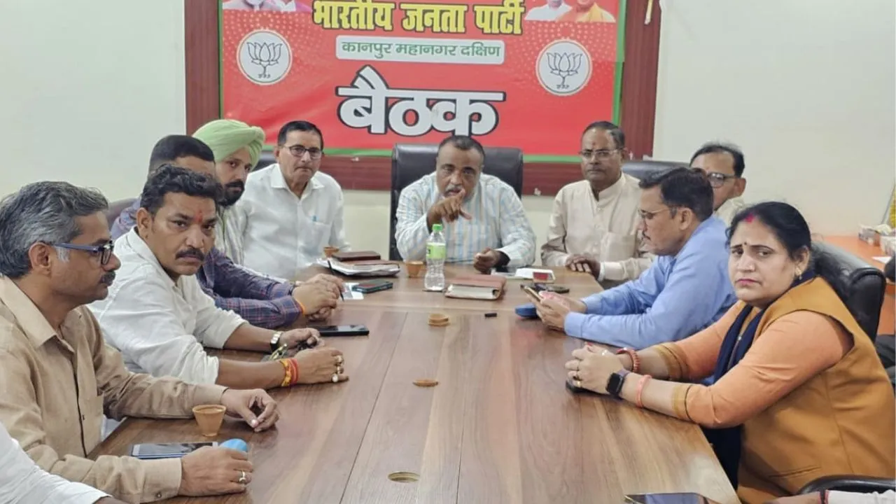 घर घर अभियान...वोटरों की पहचान, एसआईआर की तैयारियों में जुटी भाजपा; बूथ लेवल एजेंट तैनात 