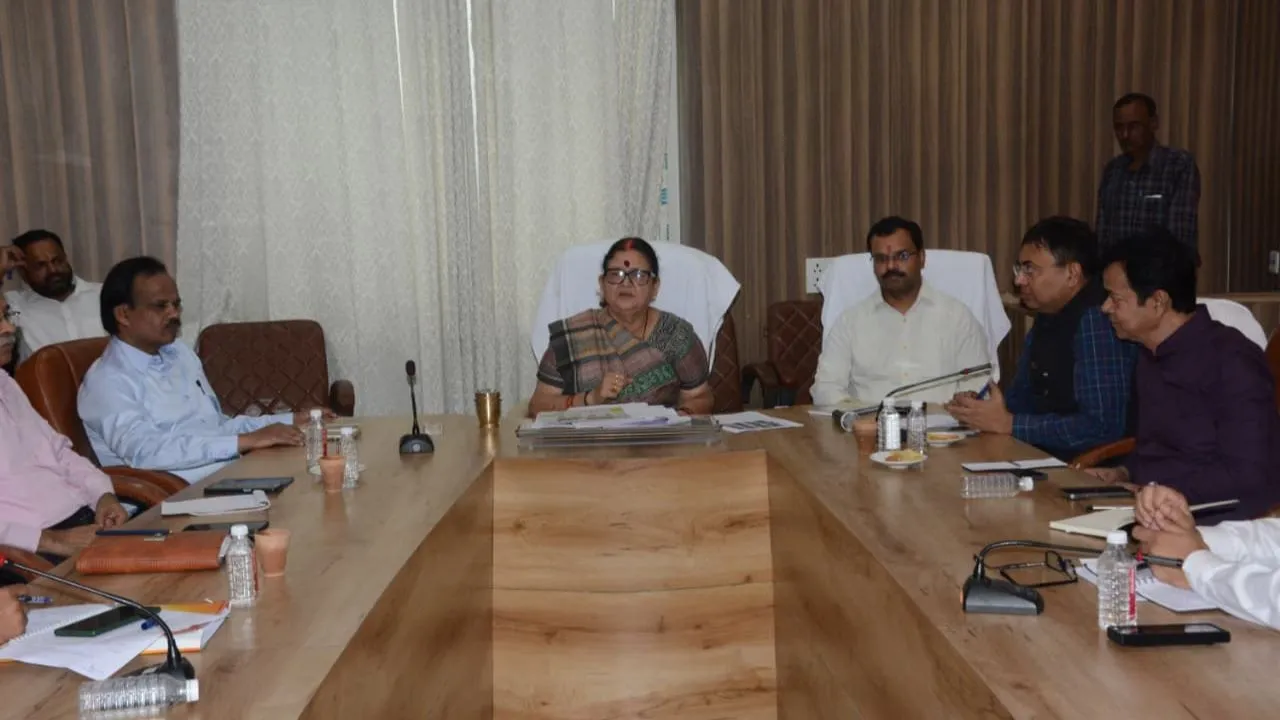 कूड़ा जला तो ZSO होंगे जिम्मेदार... अतिक्रमण हटाने को मांगा सहयोग: अधिकारियों को दिए सख्त निर्देश पटरी पर लाए सफाई व्यवस्था