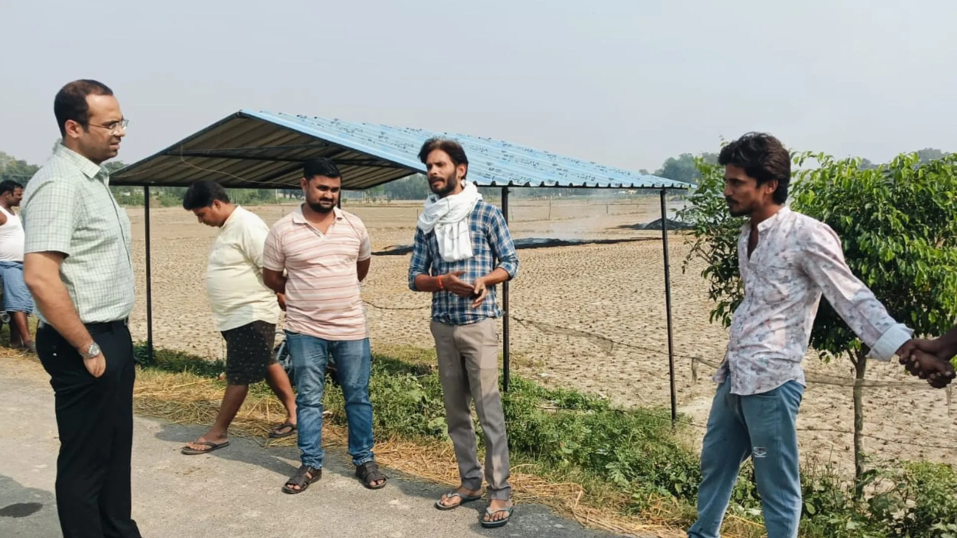 बाराबंकी में पराली जलाने की कुल 35 घटनाएं चिन्हित, एसडीएम से कहासुनी में हिरासत में लिए गए तीन लोग 