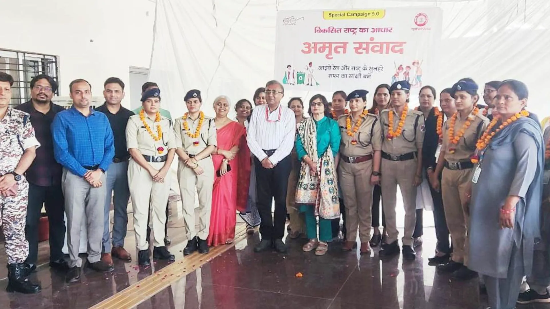 लखनऊ में इस स्टेशन की जिम्मेदारी संभाल रहीं महिलायें 