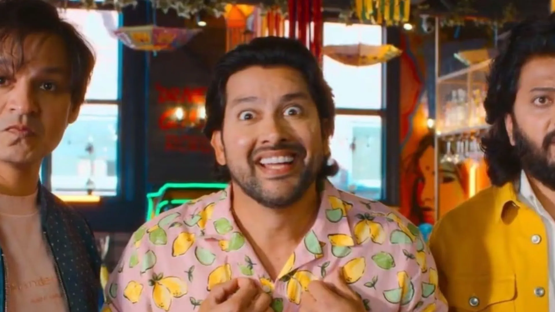 चार गुना पागलपन के साथ वापसी करेगी कल्ट कॉमेडी 'MASTI 4...पोस्टर रिलीज इस दिन सिनेमाघरों में आएगी नजर  