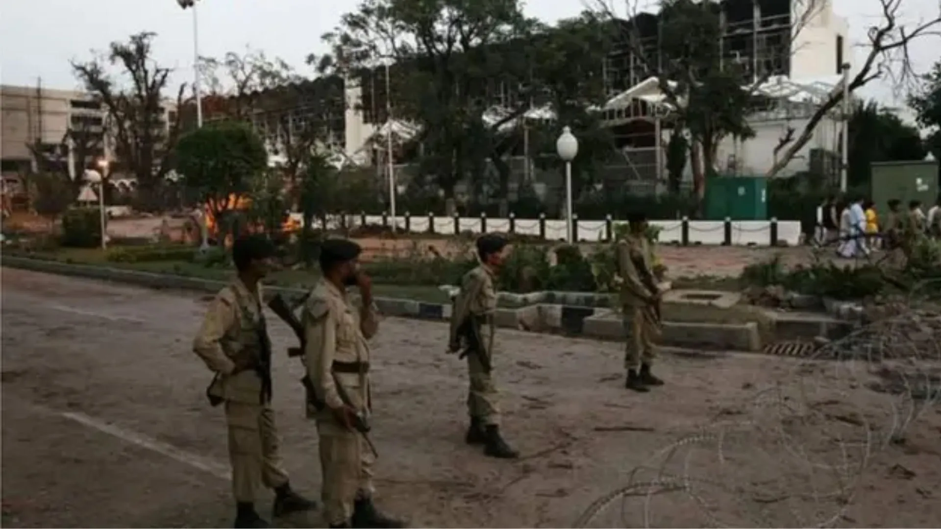 पाकिस्तान की राजधानी पेशावर में बढ़ाई गई सुरक्षा व्यवस्था, दिवाली के चलते भारी संख्या में पुलिस बल तैनात