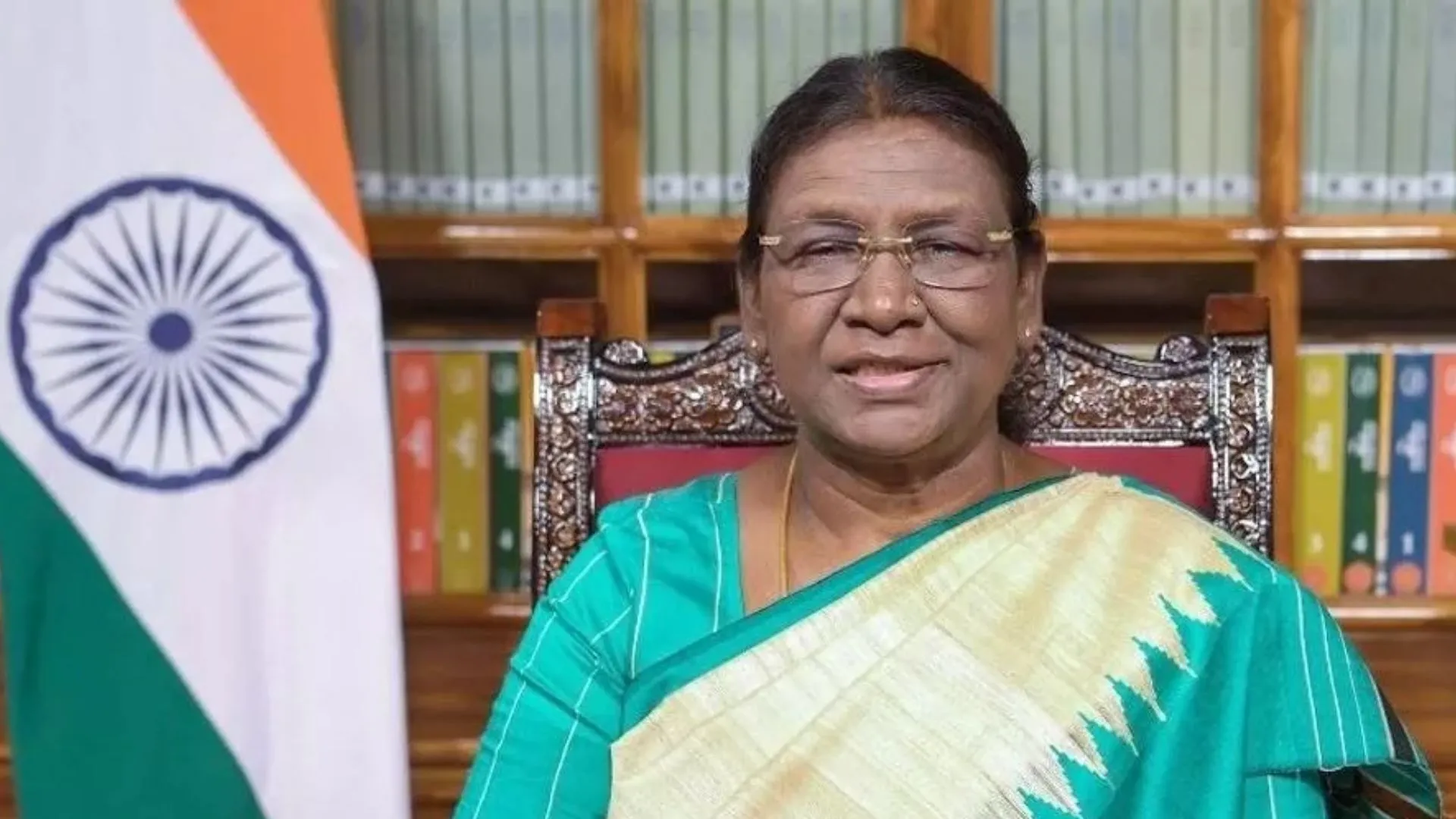 दिवाली पर राष्ट्रपति द्रौपदी मुर्मू का संदेश... बधाई देकर बोली-सुरक्षित, जिम्मेदारीपूर्वक और पर्यावरण-अनुकूल तरीके से मनाएं त्यौहार 