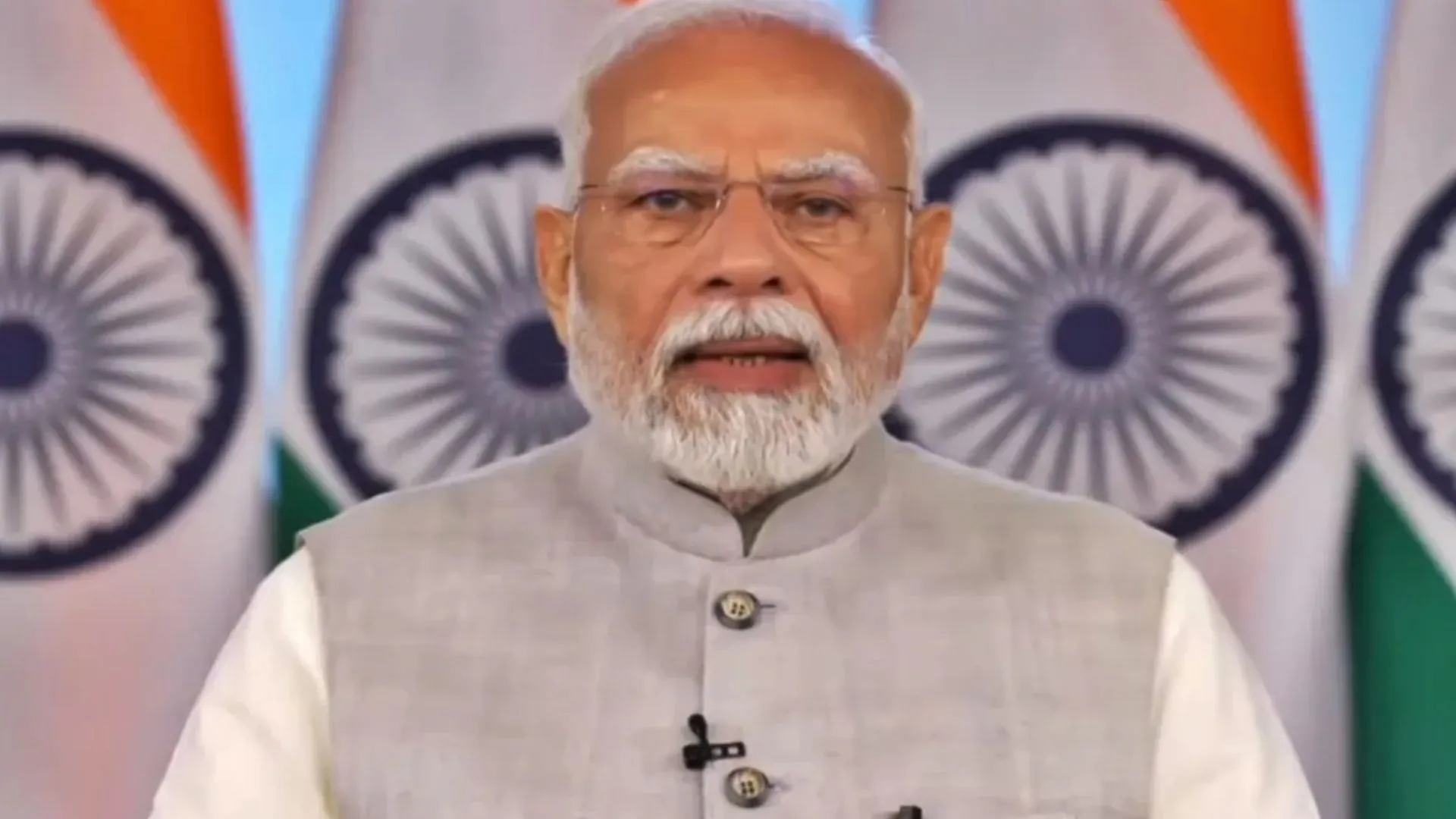  PM Modi on Diwali: देशभर में दिवाली की धूम, PM मोदी ने दी बधाई ..त्योहारों में स्वदेशी उत्पाद खरीदने का किया आग्रह 