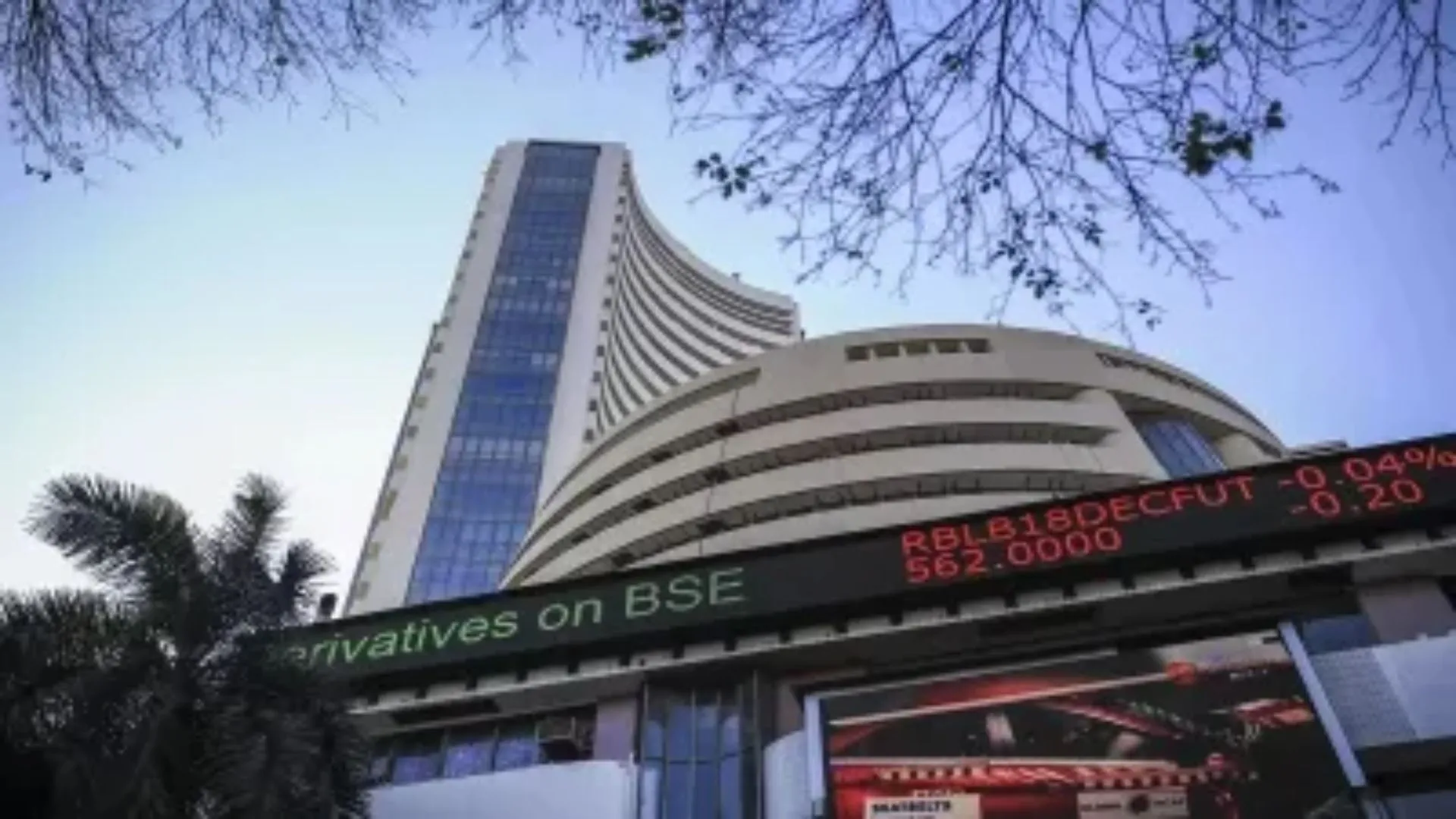 Stock Market Today:   दिवाली पर शेयर बाजारों में तेजी... बढ़त के साथ खुला कारोबार,  सेंसेक्स 700 अंक उछला 