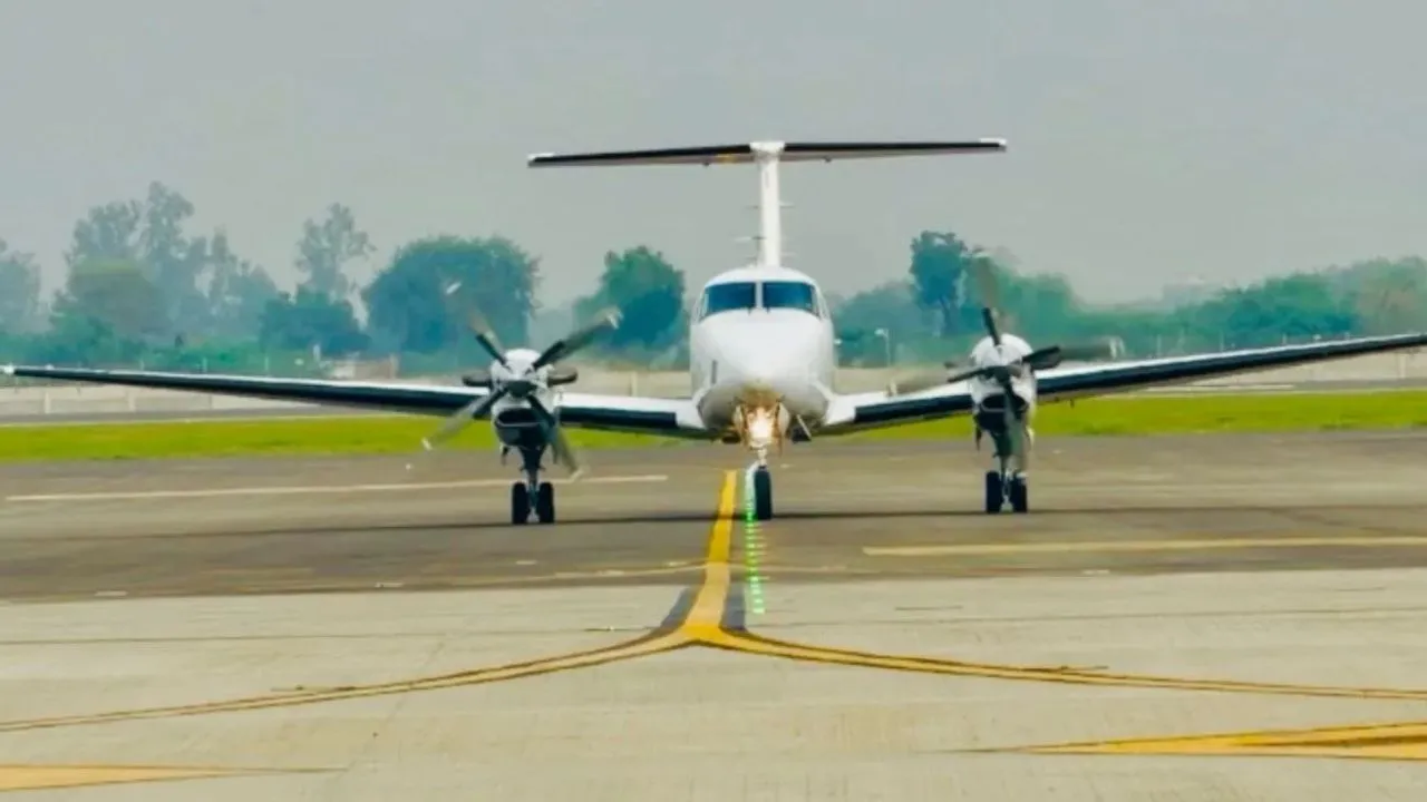 नोएडा इंटरनेशनल एयरपोर्ट पर कैलिब्रेशन फ्लाइट की सफल लैंडिंग... DGCA की निगरानी में ट्रायल सफल