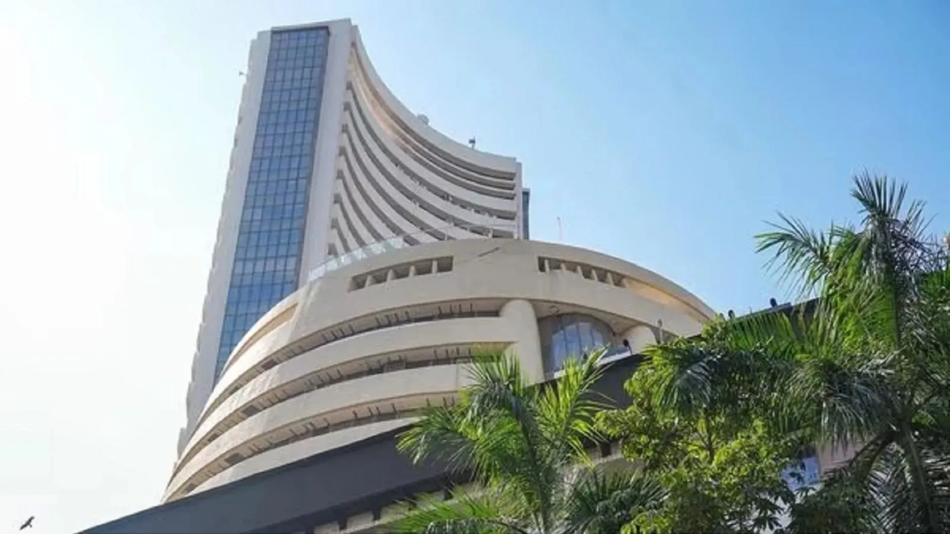Stock Market Today: शुरुआती कारोबार में बढ़त...सेंसेक्स और निफ्टी उछले, इन स्टॉक्स को हुआ लाभ 