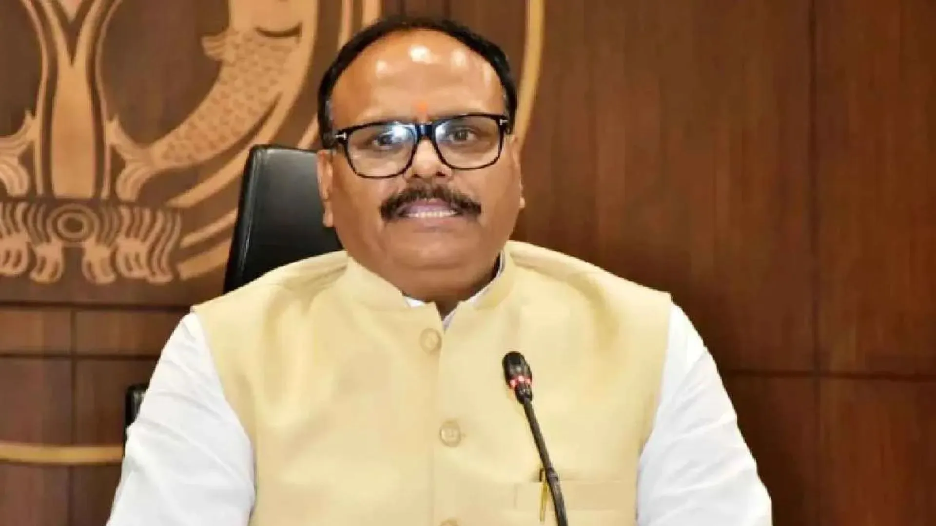 लगातार गैरहाजिर तीन डॉक्टर होंगे बर्खास्त, उप मुख्यमंत्री ब्रजेश पाठक ने दिए कार्रवाई के निर्देश