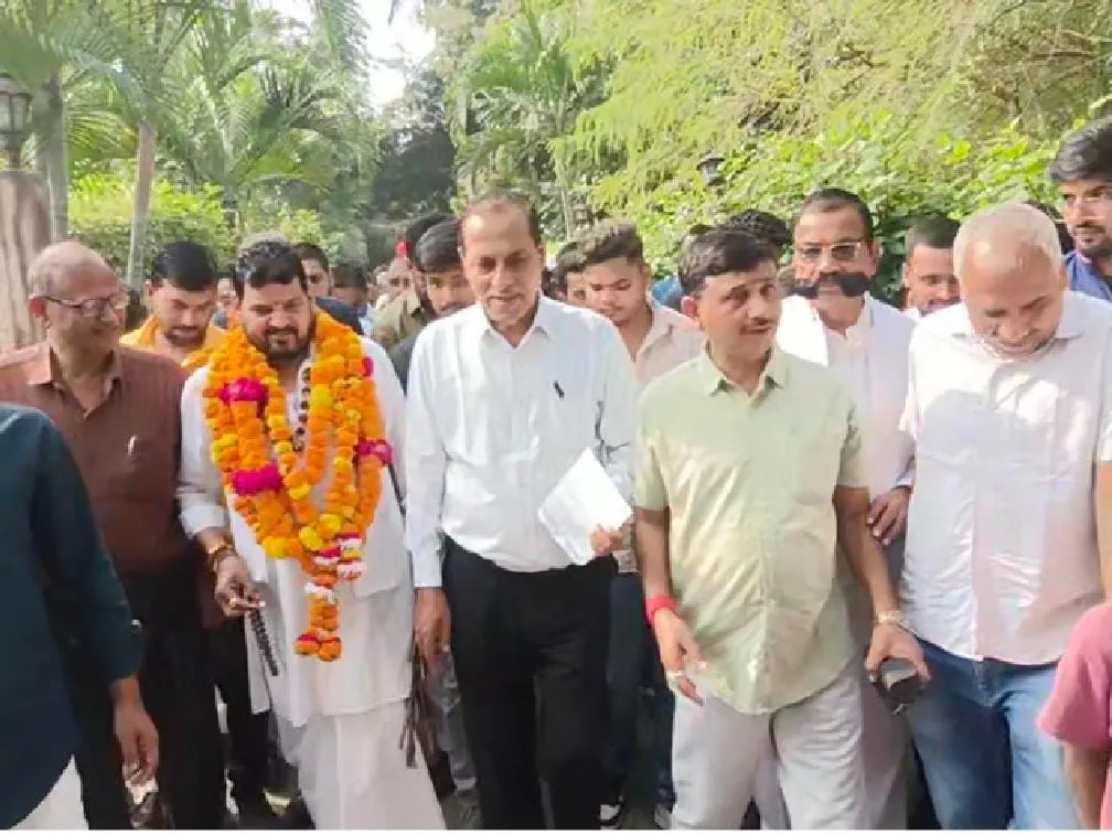 राहुल गांधी की तरह अखिलेश को भी मिल गए हैं गलत सलाहकार : दीपोत्सव को फिजूलखर्ची बताए जाने पर भड़के बृजभूषण शरण सिंह