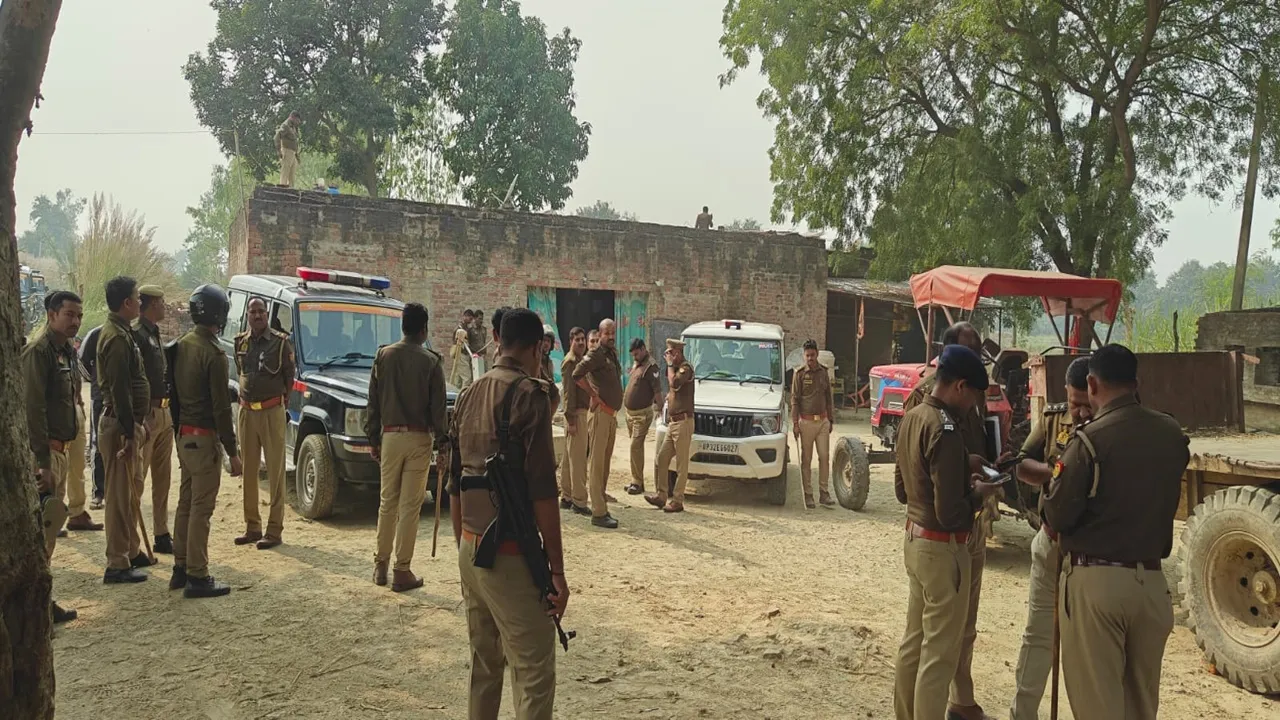 सुलतानपुर : वांछित व परिजनों ने पुलिस टीम पर बोला धावा, दो दरोगा व सिपाही गंभीर, रिवॉल्वर व मोबाइल लूटकर हमलावर फरार
