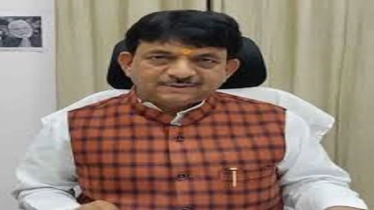 मुजफ्फरनगर के बच्चों की पूरी जिम्मेदारी मेरी : मंत्री कपिल देव अग्रवाल ने किया बच्चों का स्वागत