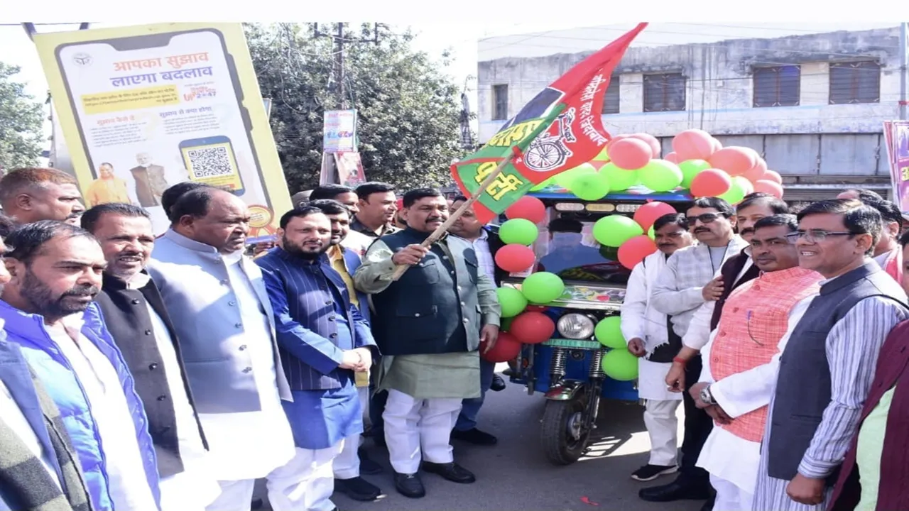 बाराबंकी : सआईआर को लेकर सपा कार्यालय में हुई बैठक, बोले गोप- मतदाता सूची में किसी का नाम न छूटने दें 