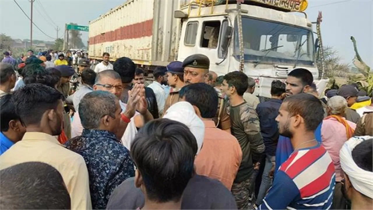 बिहार में बड़ा हादसा: शेखपुरा में ट्रक और टेम्पो की भिड़ंत में 6 लोगों की मौत, आठ घायल 