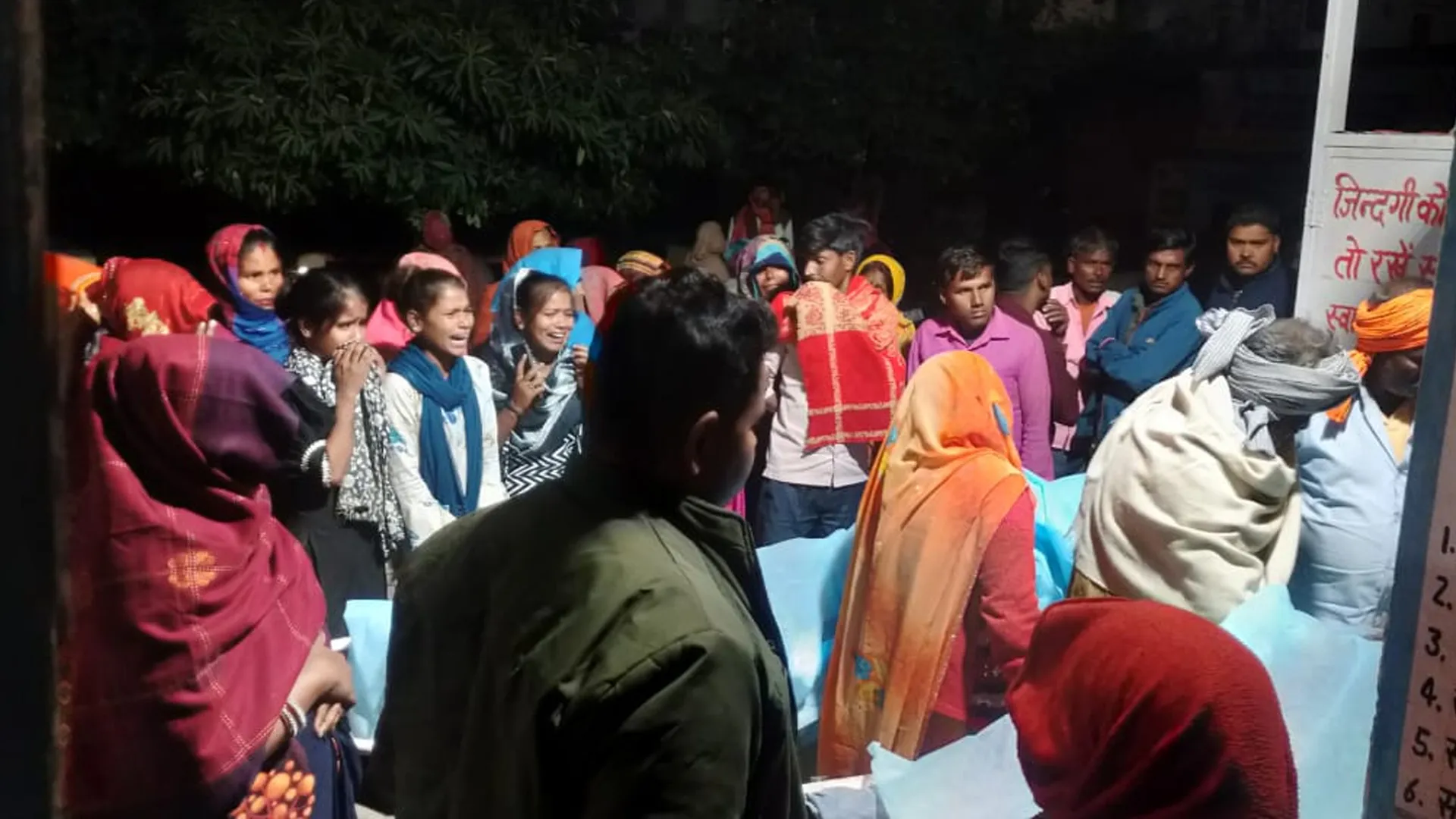 बदायूं-मेरठ हाईवे पर सड़क हादसे में साले-बहनोई की मौत