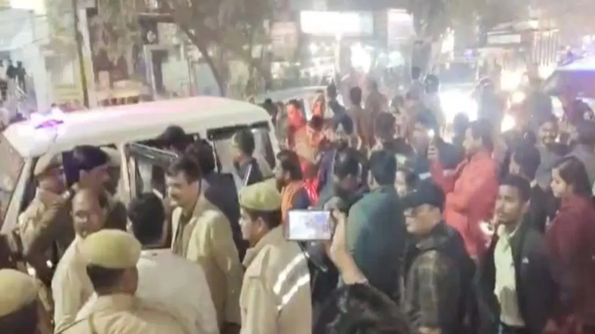 बरेली : जिम ट्रेनर के पास दूसरे समुदाय की महिला होने पर हंगामा