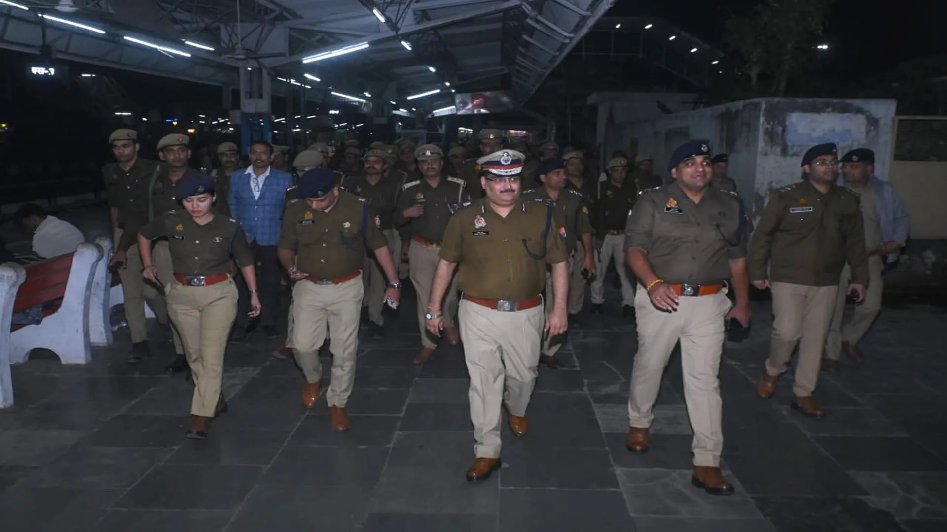 Bareilly : दिल्ली धमाके के बाद जिले में अलर्ट, सड़कों पर उतरे अफसर