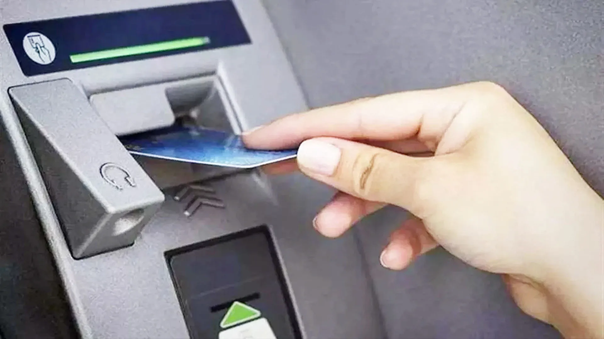 UP: एटीएम कार्ड बदलकर खाते से निकाले 1.82 लाख रुपये