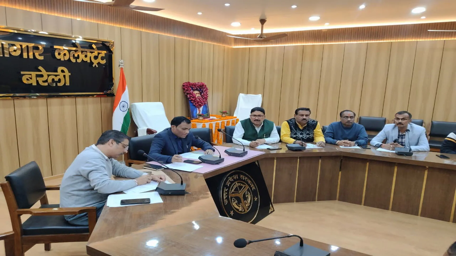 Bareilly : शहर में जाम और ट्रैफिक चालान का मुद्दा गूंजा...इन सड़कों पर ई-रिक्शा से व्यापारी परेशान