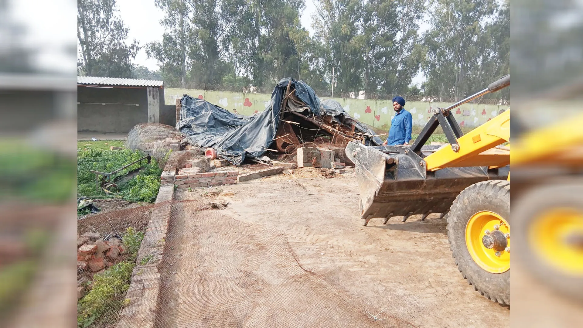 Bareilly: 18 बीघा में बसाई जा अवैध कॉलोनी पर चला BDA का बुलडोजर