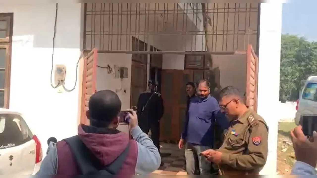 लखनऊ पहुंची दिल्ली ब्लास्ट की जांच, गिरफ्तार डॉ. मुजम्मिल के करीबी परवेज के घर पुलिस ने मारा छापा, जानिए क्या बोले पड़ोंसी