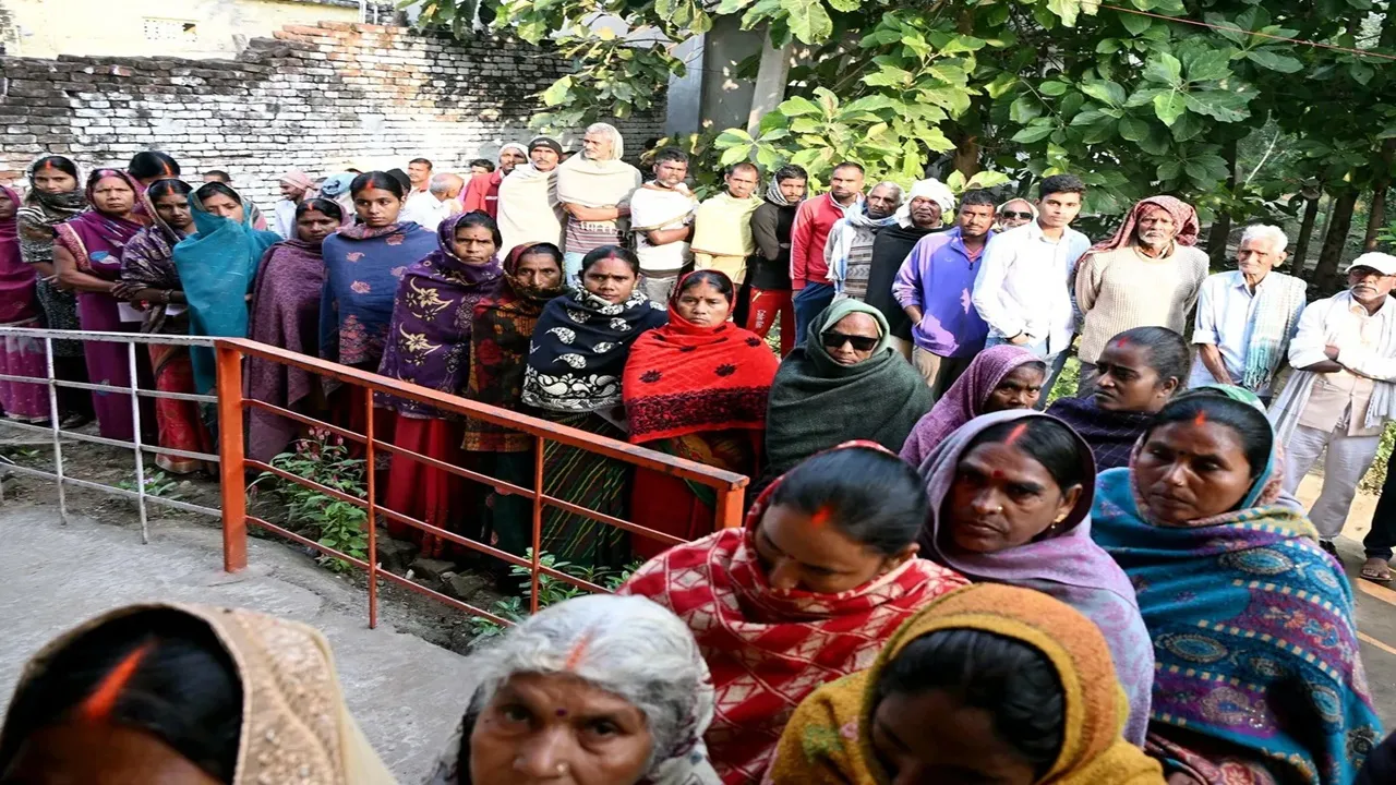 Bihar Elections 2025 : बिहार में दोपहर 1 बजे तक 47.62 फीसदी मतदान, किशनगंज 51.86 प्रतिशत के साथ अव्वल