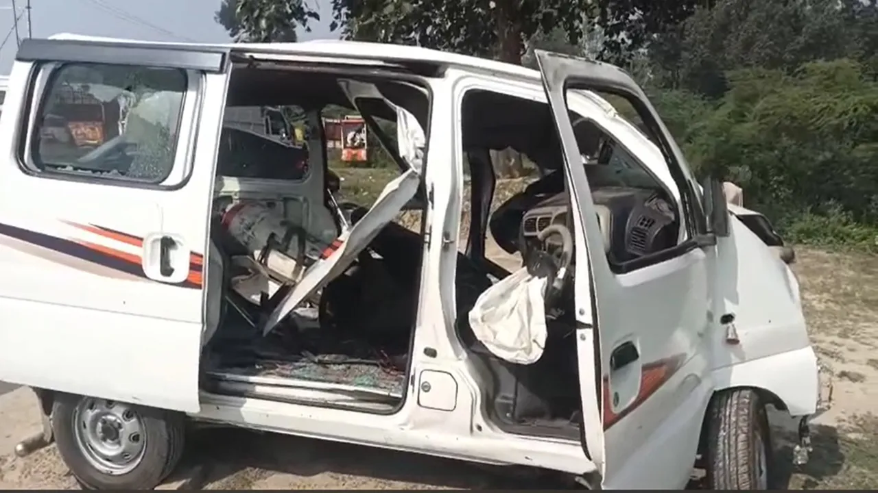अमेठी में भीषण सड़क हादसा : पिता–पुत्र की मौत, दो गंभीर