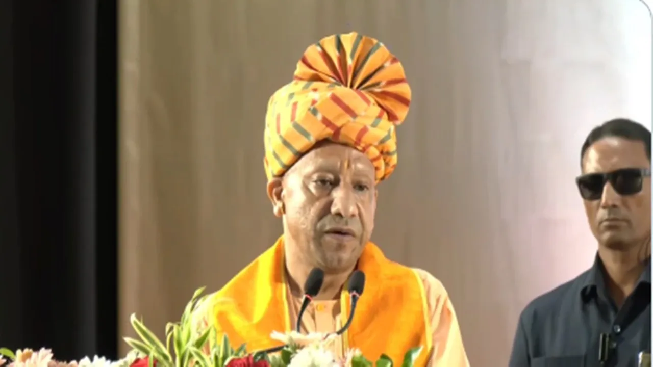 विधि विश्वविद्यालय के दीक्षांत समारोह में सीएम योगी बोले- ‘बेंच और बार’ के बेहतरीन समन्वय से ही आगे बढ़ सकता है कानून का राज